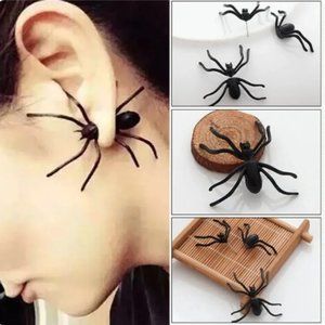 ✨Host Pick✨🍏50% OFF/3+...Black Spider Stud Earring (Two Spiders)